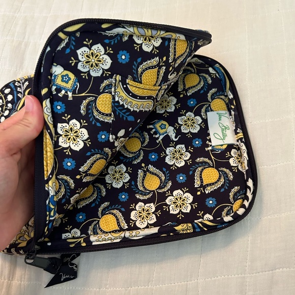 Vera Bradley technology case - Picture 3 of 3